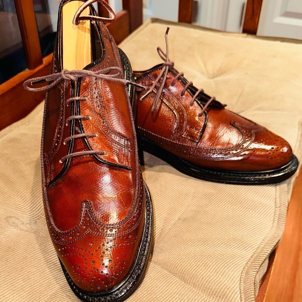 Vintage JC Penney Wing Tip Leather Dress Shoe.
